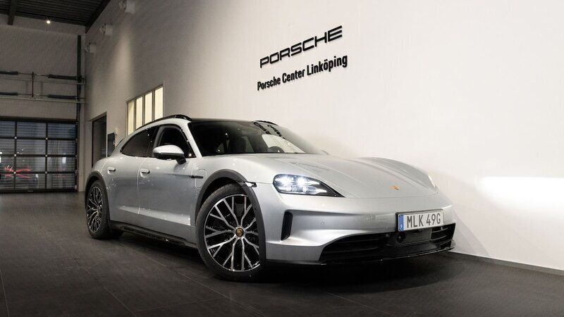 Silver Begagnad 2025 Porsche Taycan Cross Turismo Sedan | 1 325 000 kr (Dyr) - Bild 1/3
