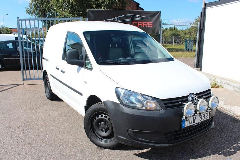 Vit Begagnad 2013 VW Caddy Minibuss | 79 900 kr (Marknadspris) - Bild 1/4