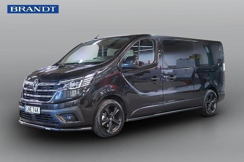 Svart Begagnad 2024 Renault Trafic Van | 589 900 kr - Bild 1/4
