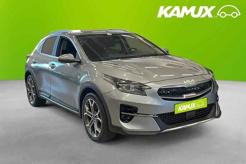 Silver/grå Begagnad 2022 Kia XCeed Advance SUV | 214 900 kr (Marknadspris) - Bild 1/4