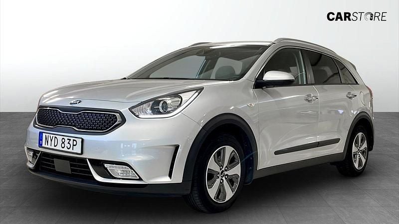 Grå (silver) Begagnad 2019 Kia Niro Advance SUV | 149 900 kr (Marknadspris) - Bild 1/4