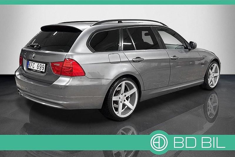 Begagnad BMW 320 177 HK (130 kW) 2009 Grå metallic Kombi