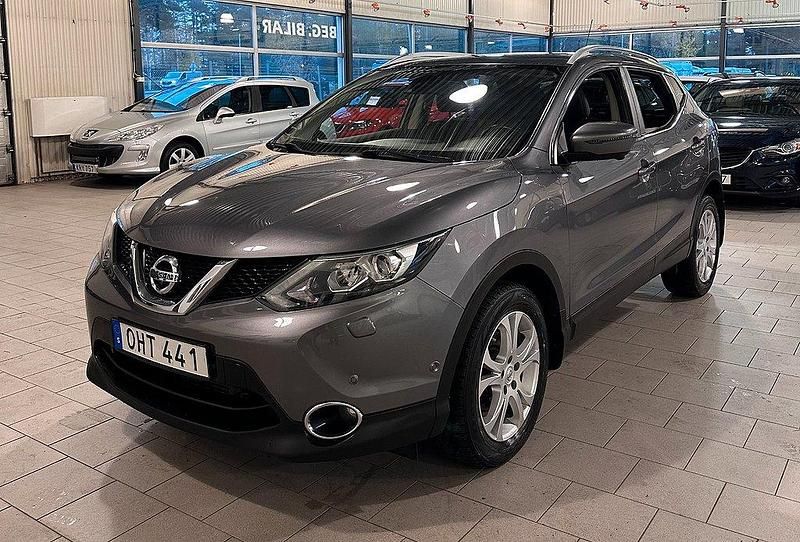 Grå Begagnad 2016 Nissan Qashqai SUV | 144 900 kr (Lite dyr) - Bild 1/4