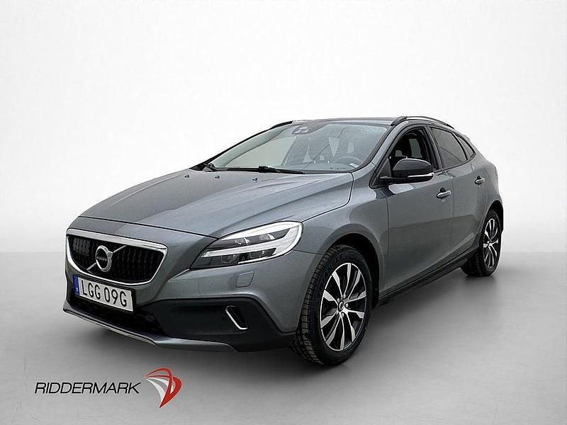 Begagnad Volvo V40 Momentum 150 HK (110 kW) 2019 Grå Halvkombi