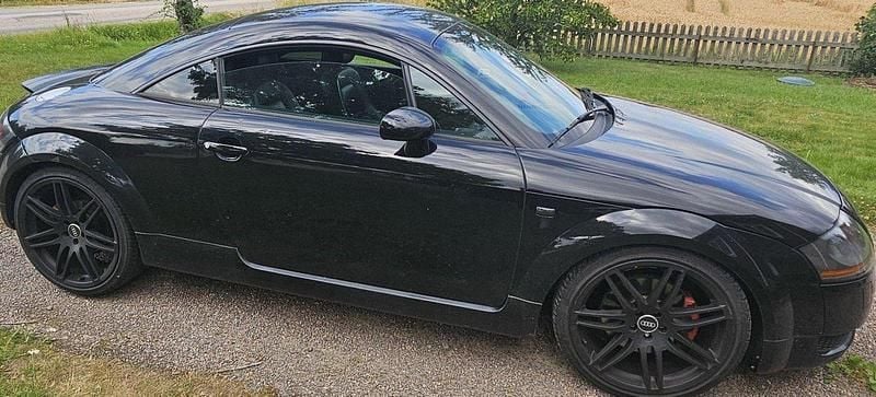 Svart Begagnad 2000 Audi TT Sport Sportkupé | 35 000 kr (Superpris) - Bild 1/4