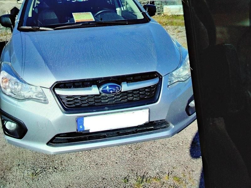 Silver Begagnad 2013 Subaru Impreza Halvkombi | 110 000 kr (Lite dyr) - Bild 1/2
