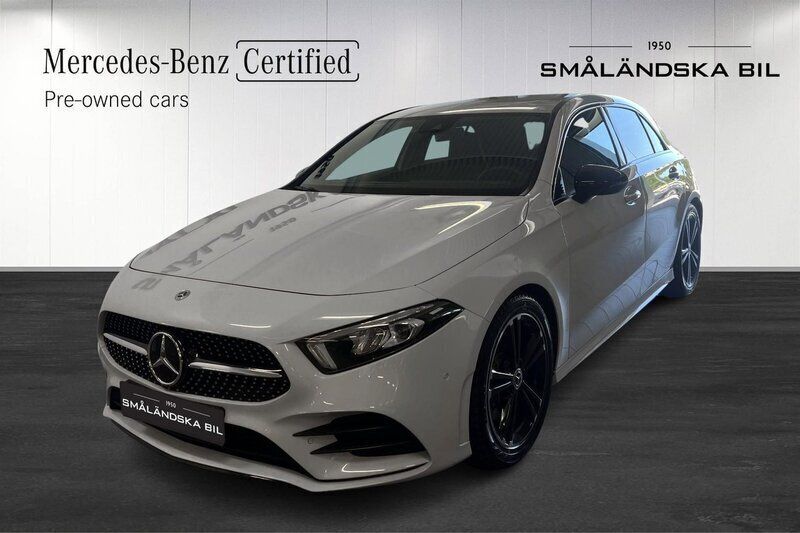 Vit Begagnad 2020 Mercedes A220 AMG Halvkombi | 319 000 kr - Bild 1/4