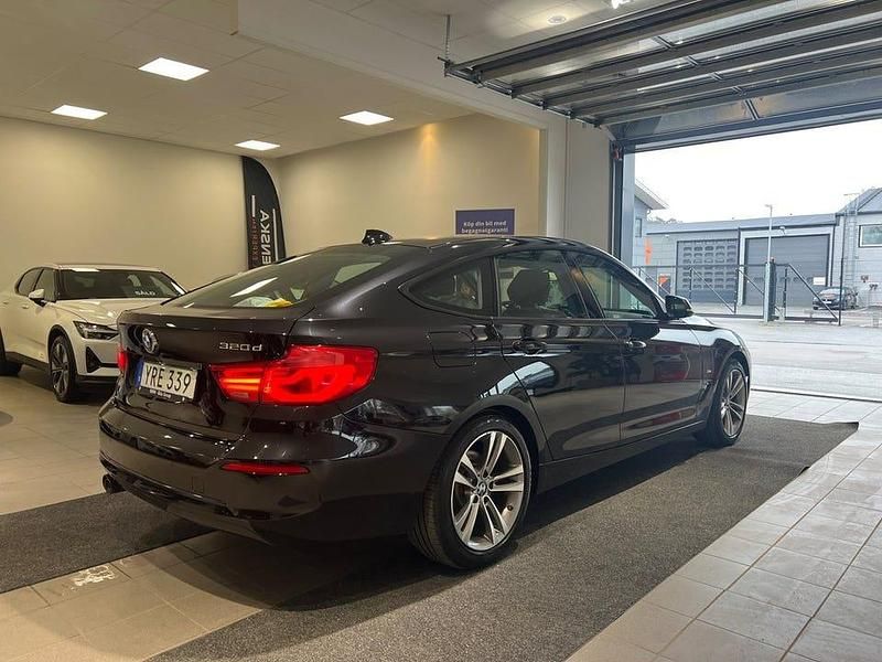 Begagnad BMW 320 Gran Turismo Sport Line 190 HK (139 kW) 2018 Black sapphire metallic