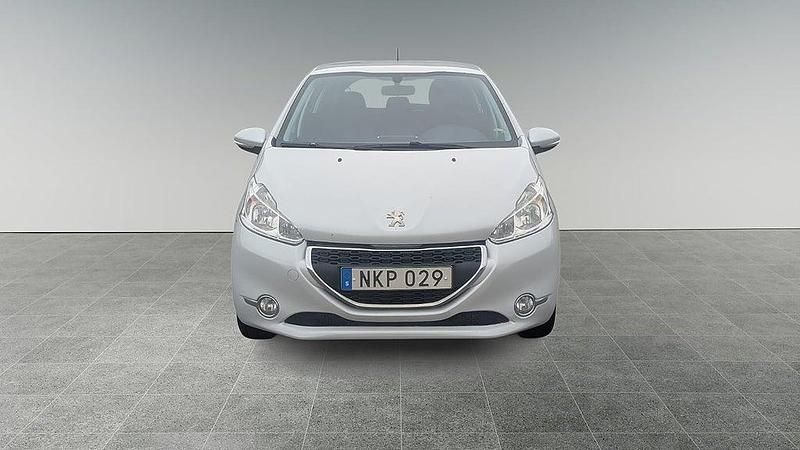 Begagnad Peugeot 208 83 HK (61 kW) 2014 Vit Halvkombi