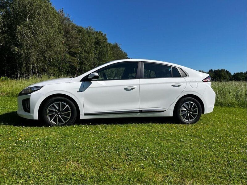 Vit Begagnad 2020 Hyundai Ioniq Trend Sedan | 175 000 kr (Marknadspris) - Bild 1/4