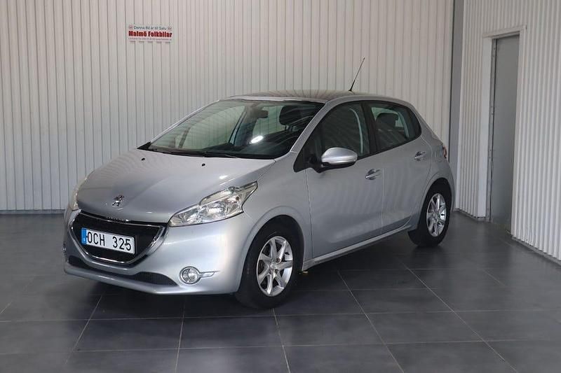 Begagnad Peugeot 208 82 HK (60 kW) 2013 Ljusgrå Halvkombi