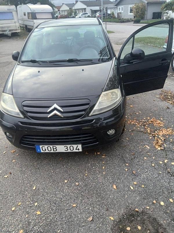 Svart Begagnad 2010 Citroën C3 Halvkombi | 25 000 kr (Superpris) - Bild 1/2