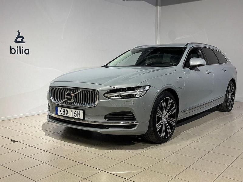 Grå Begagnad 2023 Volvo V90 Core Kombi | 469 900 kr (Lite dyr) - Bild 1/4
