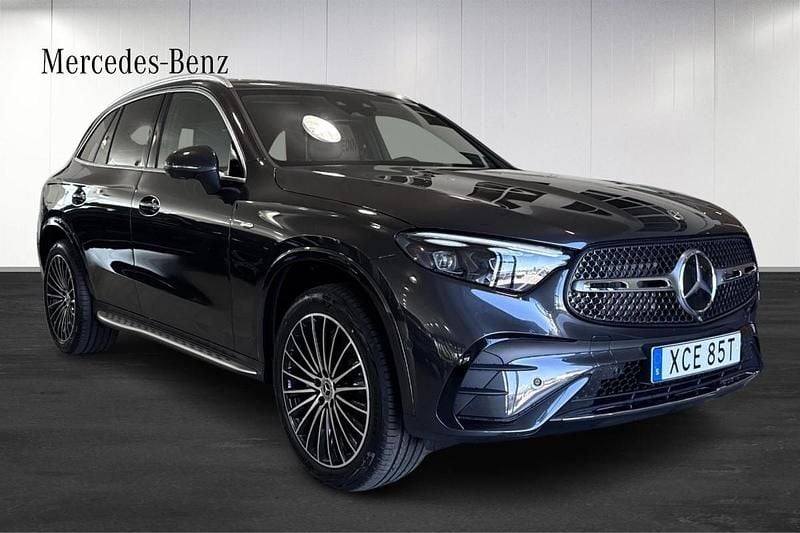 Begagnad Mercedes GLC300e Premium 313 HK (230 kW) 2025 Grå (grey) SUV
