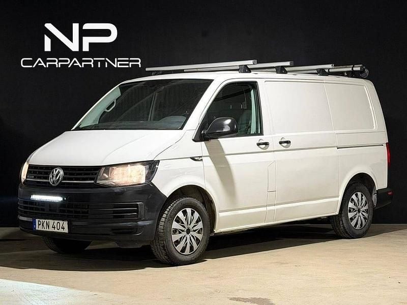 Vit Begagnad 2017 VW T6 Van | 118 900 kr (Superpris) - Bild 1/4