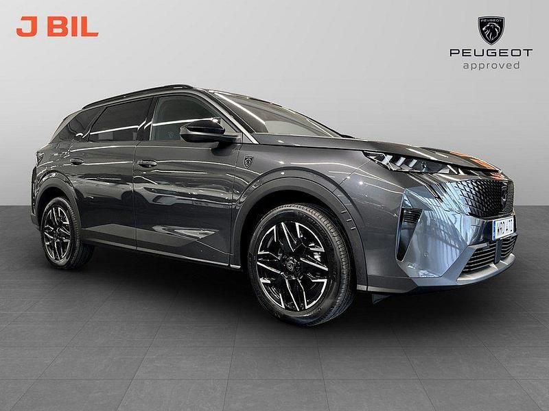 Grå Begagnad 2025 Peugeot 5008 GT Minibuss | 409 900 kr - Bild 1/4