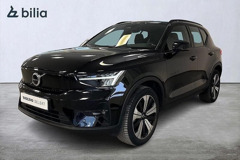 Begagnad Volvo XC40 Plus 175 kW (238 HK) 2022 Svart SUV