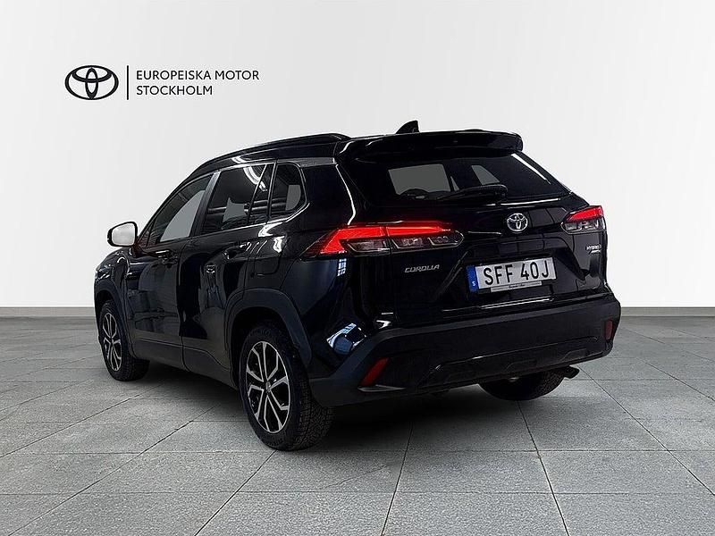 Begagnad Toyota Corolla Cross Style 197 HK (144 kW) 2022 Svart SUV