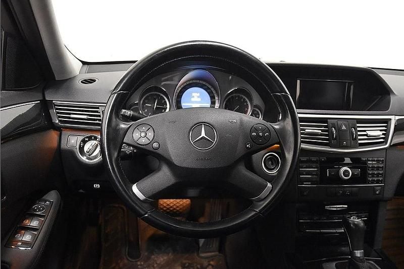 Begagnad Mercedes E250 Avantgarde 204 HK (150 kW) 2009 Brun Sedan