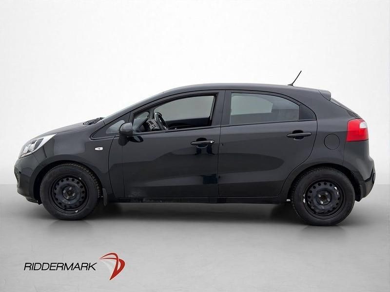 Begagnad Kia Rio 85 HK (62 kW) 2014 Svart Halvkombi