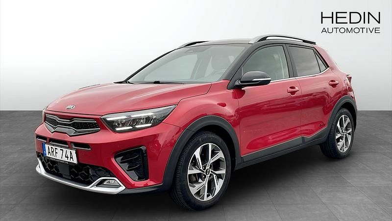 Röd (red) Begagnad 2021 Kia Stonic 4 SUV | 219 900 kr (Lite dyr) - Bild 1/4
