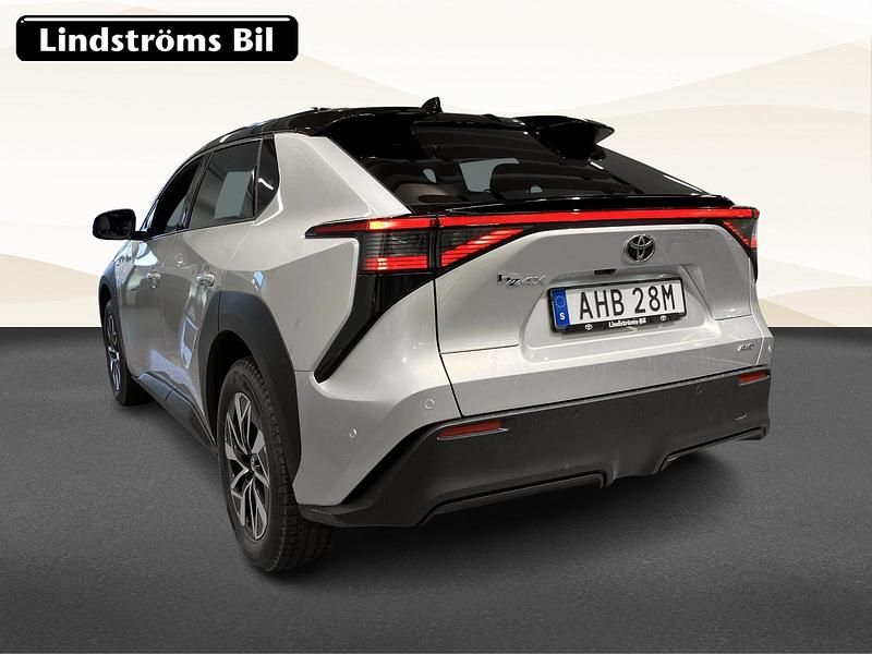 Begagnad Toyota bZ4X Executive 161 kW (219 HK) 2024 Silver SUV