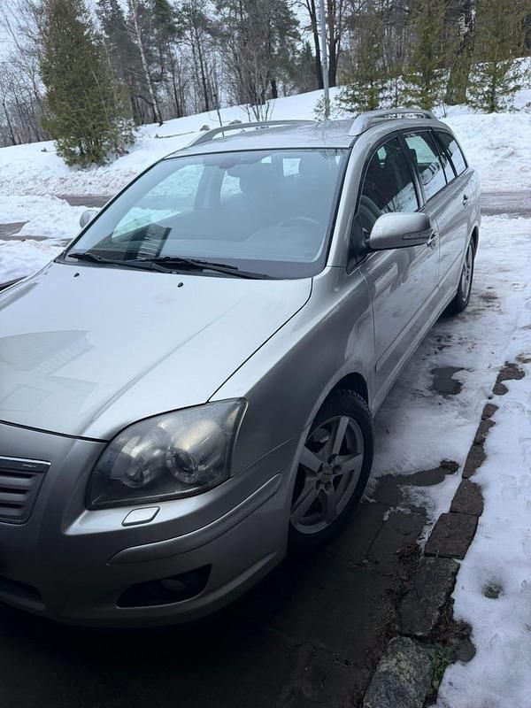 Begagnad 2006 Toyota Avensis Kombi | 33 500 kr (Marknadspris) - Bild 1/4