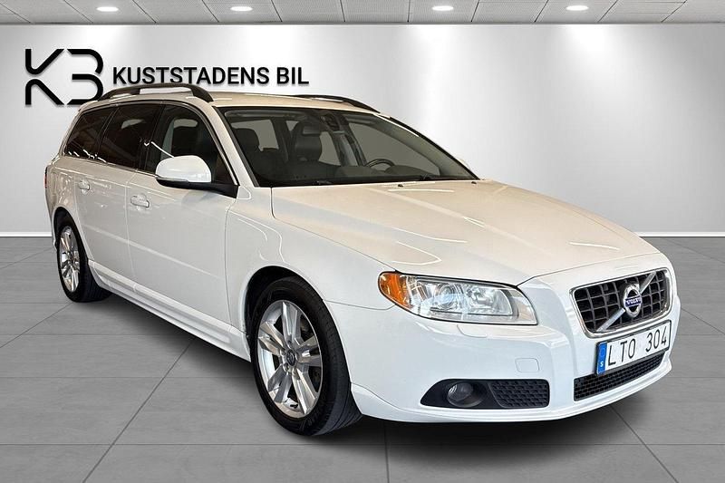 Vit Begagnad 2012 Volvo V70 Momentum Kombi | 119 900 kr (Lite dyr) - Bild 1/4