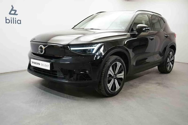Begagnad Volvo XC40 Single Motor 175 kW (238 HK) 2023 Svart SUV