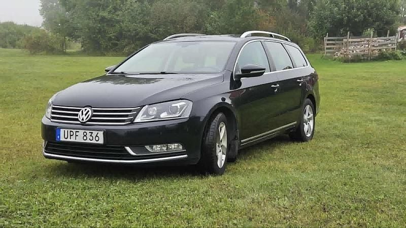 Svart Begagnad 2015 VW Passat Kombi | 93 000 kr (Bra pris) - Bild 1/4