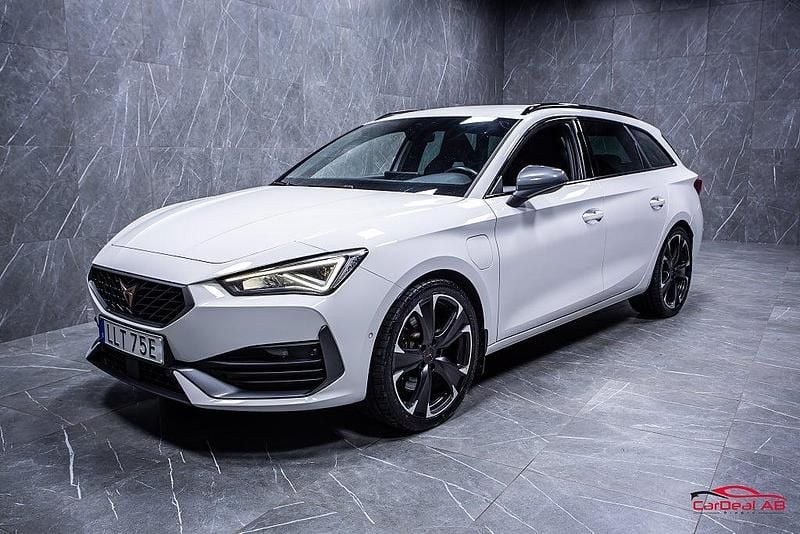 Begagnad Cupra Leon 150 HK (110 kW) 2023 Vit Kombi