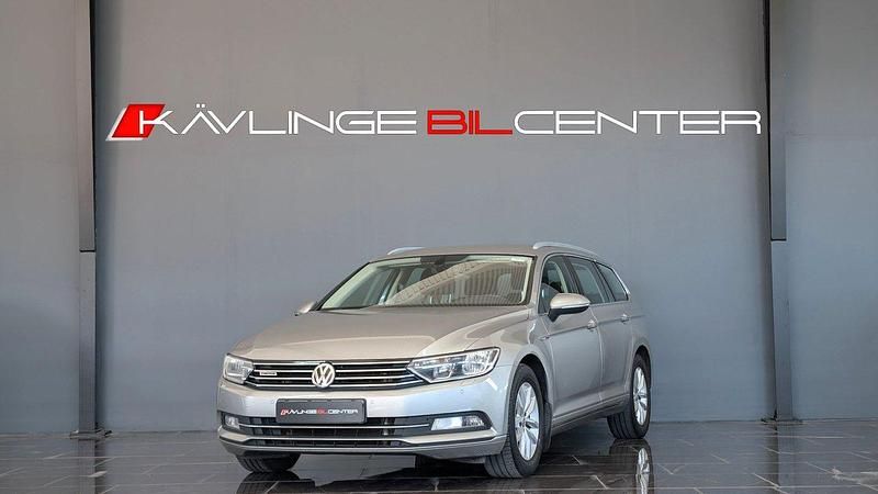 Silver Begagnad 2015 VW Passat Kombi | 129 900 kr (Marknadspris) - Bild 1/4