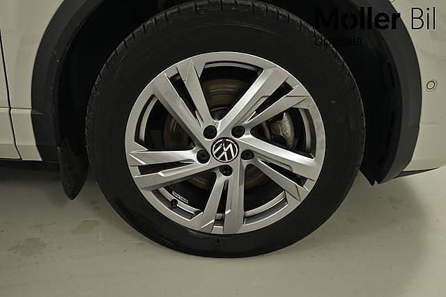 Begagnad VW T-Roc R-line 150 HK (110 kW) 2024 Ascot grey SUV