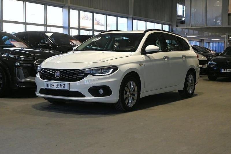 Vit Begagnad 2017 Fiat Tipo Lounge Kombi | 114 000 kr (Bra pris) - Bild 1/4
