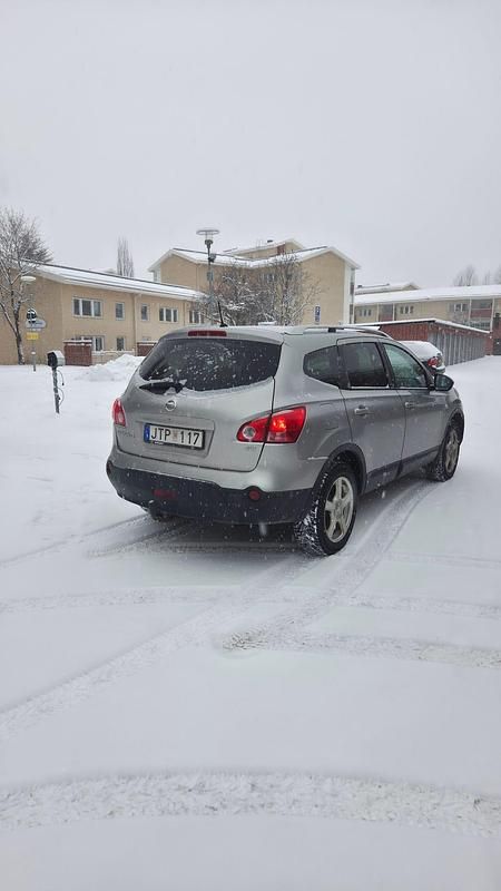 Begagnad Nissan Qashqai +2 150 HK (110 kW) 2008 SUV