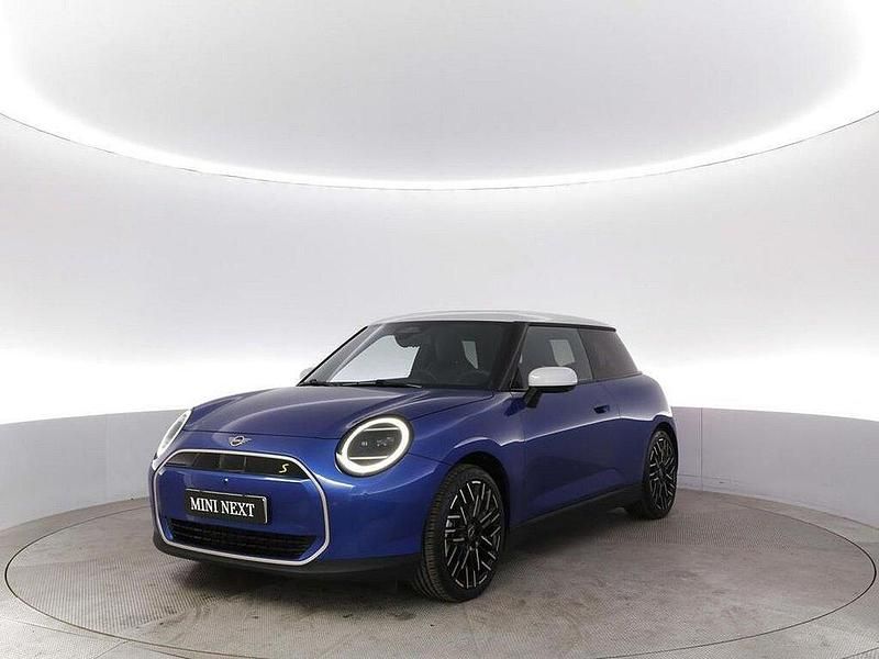 Blå Begagnad 2023 Mini Cooper SE Halvkombi | 459 900 kr - Bild 1/4