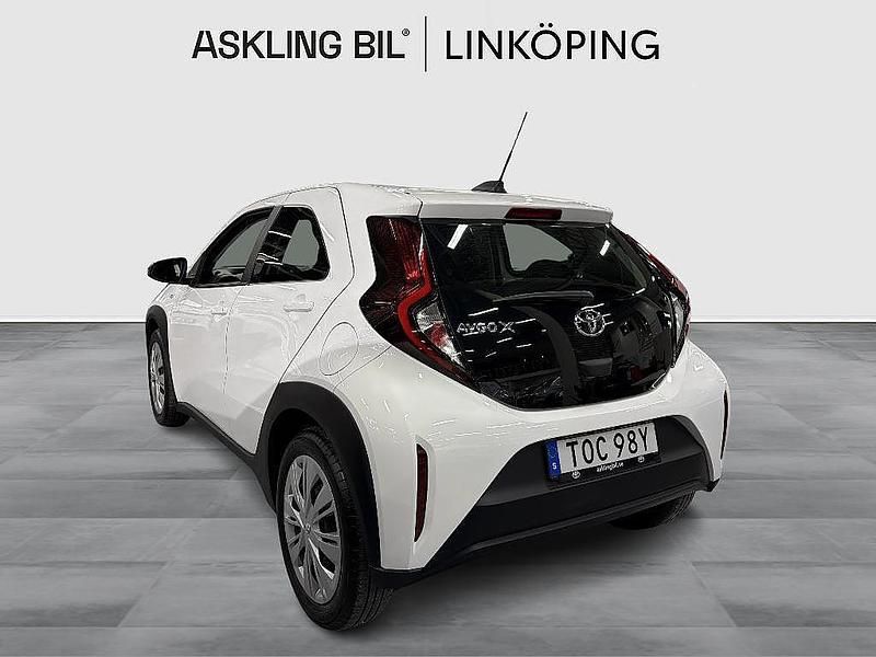 Begagnad Toyota Aygo X Play 72 HK (52 kW) 2022 Vit SUV