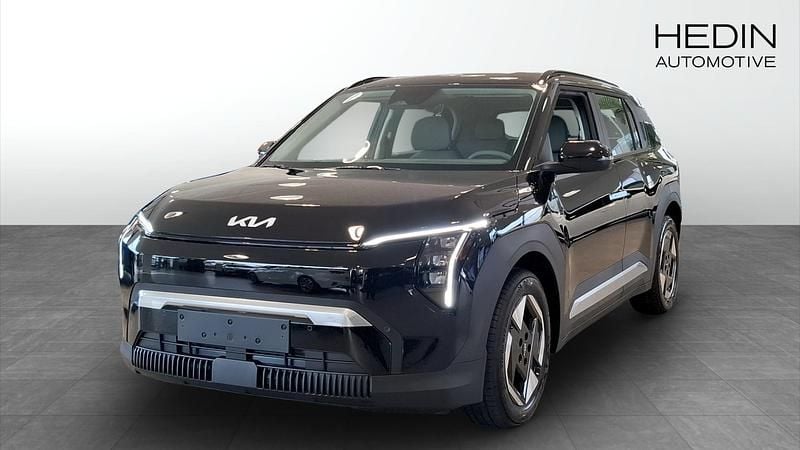 Svart (black) Ny 2025 Kia EV3 4 SUV | 459 390 kr (Bra pris) - Bild 1/4