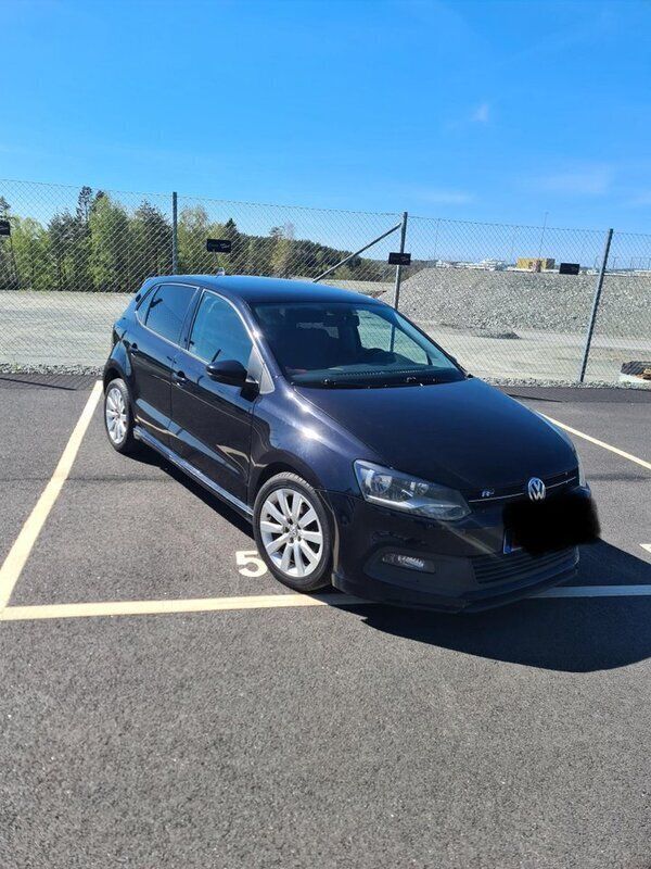 Svart Begagnad 2013 VW Polo Halvkombi | 45 000 kr (Bra pris) - Bild 1/4