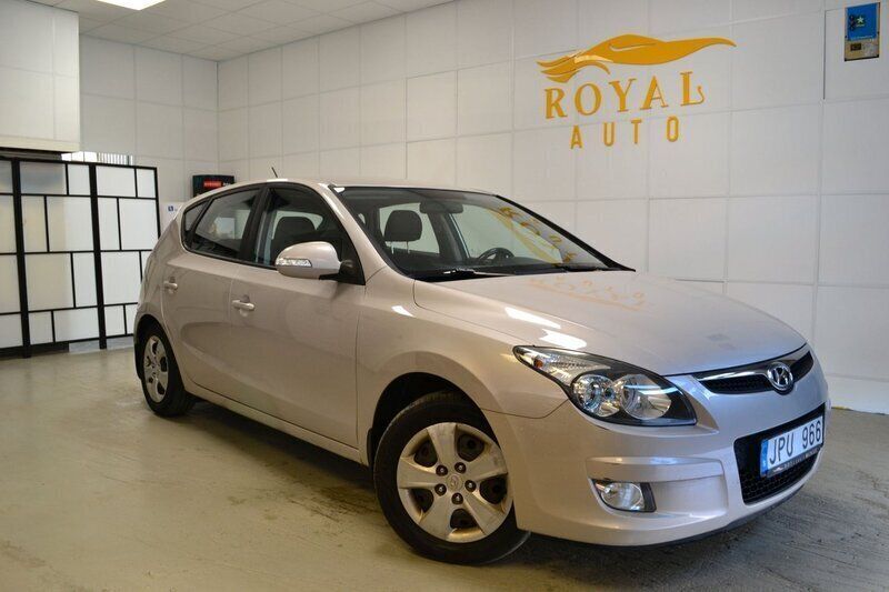 Ljusbrun (brun) Begagnad 2009 Hyundai i30 Halvkombi | 48 900 kr (Lite dyr) - Bild 1/4