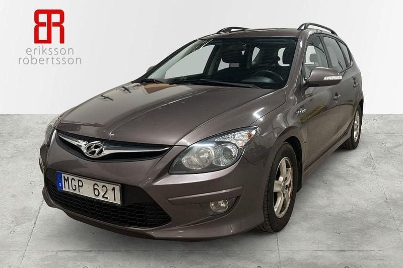 Ljusbrun (brun) Begagnad 2012 Hyundai i30 Kombi | 39 900 kr (Marknadspris) - Bild 1/4