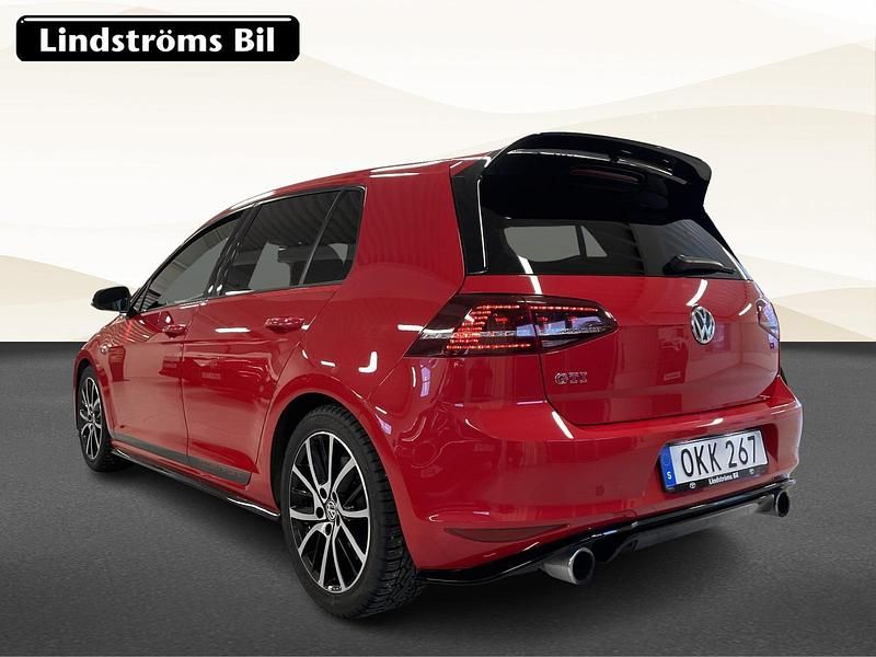 Begagnad VW Golf VII GTI Clubsport 268 HK (197 kW) 2016 Röd Halvkombi