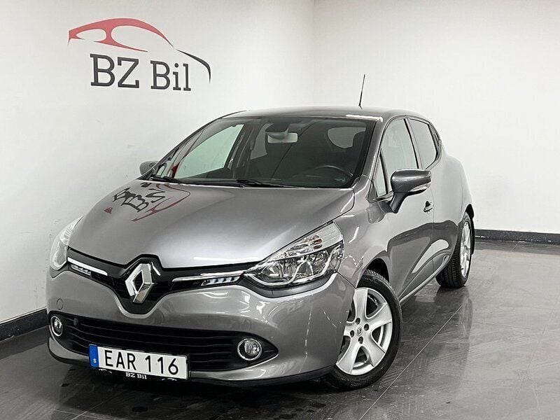 Grå Begagnad 2014 Renault Clio IV Halvkombi | 84 900 kr (Marknadspris) - Bild 1/4