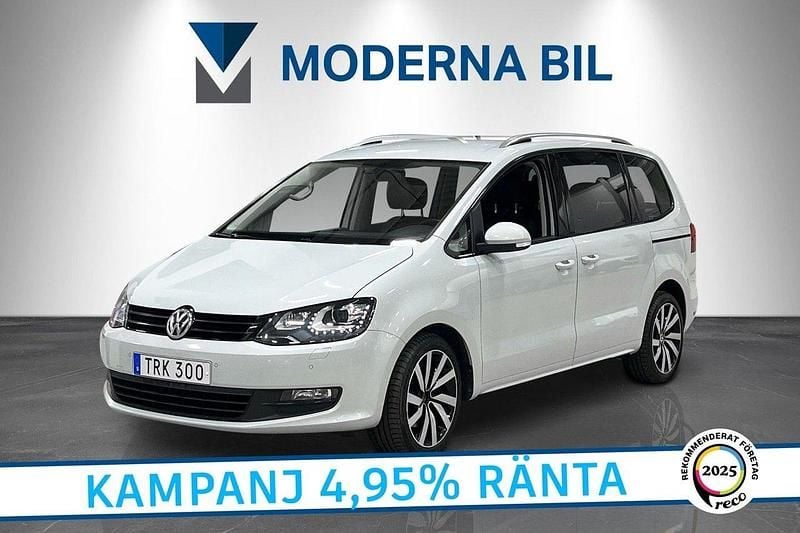 Ljusgrå Begagnad 2018 VW Sharan Minibuss | 219 400 kr (Bra pris) - Bild 1/4