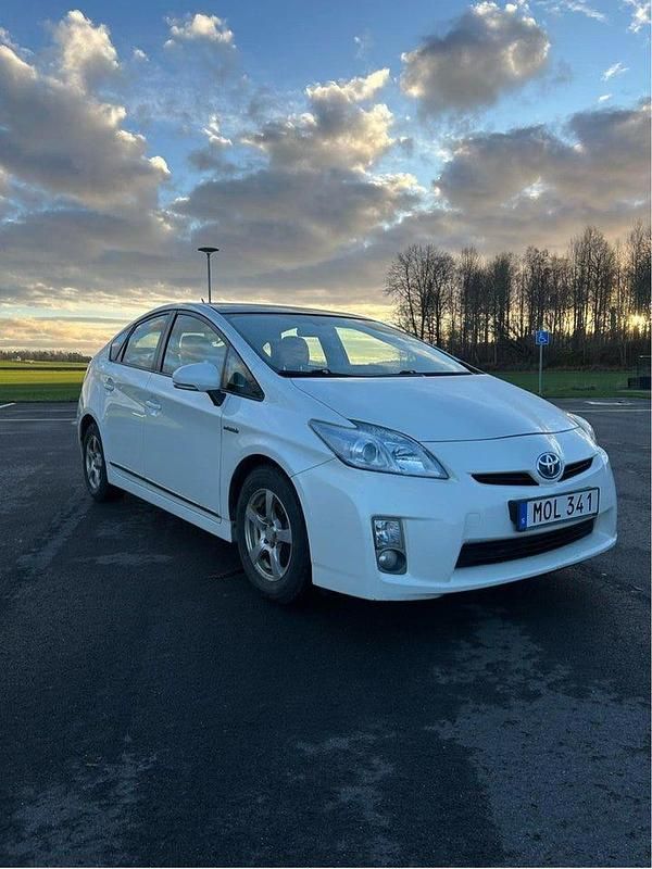 Begagnad 2009 Toyota Prius Executive Halvkombi | 52 000 kr (Bra pris) - Bild 1/4