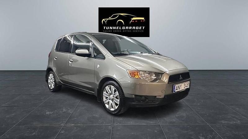 Begagnad Mitsubishi Colt 97 HK (71 kW) 2009 Grå Halvkombi