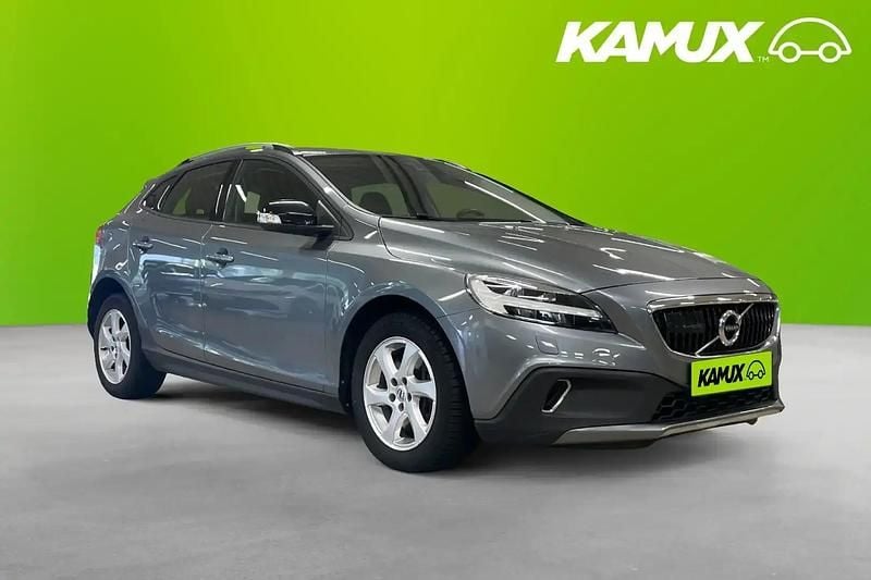 Silver/grå Begagnad 2019 Volvo V40 CC Momentum Kombi | 218 900 kr (Marknadspris) - Bild 1/3