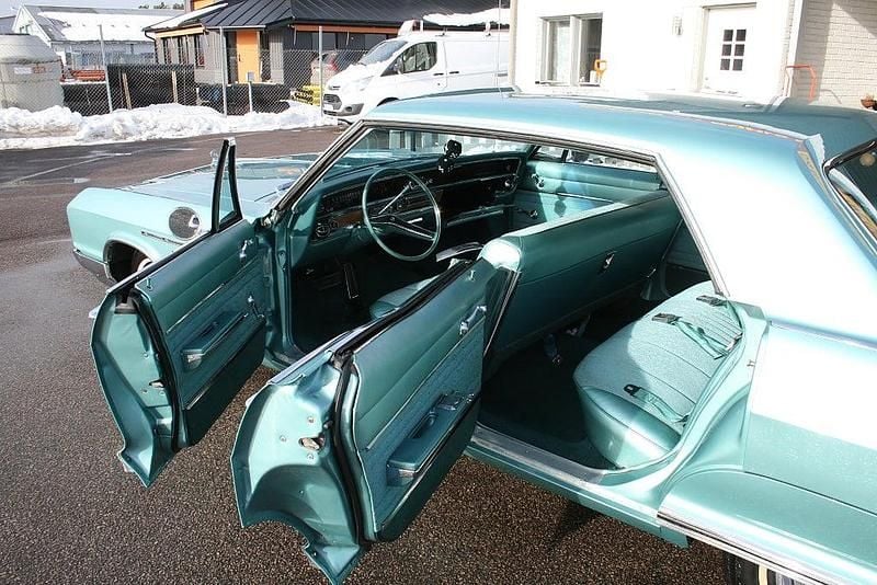 Begagnad Buick Electra 225 330 HK (242 kW) 1966 Flerfärgad Sedan