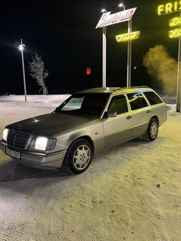 Begagnad 1989 Mercedes E300 | 60 000 kr - Bild 1/4
