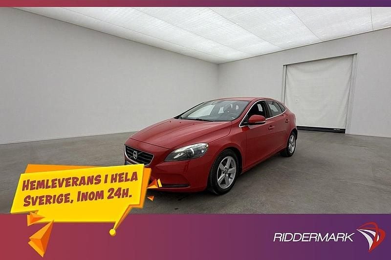 Röd Begagnad 2012 Volvo V40 Halvkombi | 99 800 kr (Marknadspris) - Bild 1/3